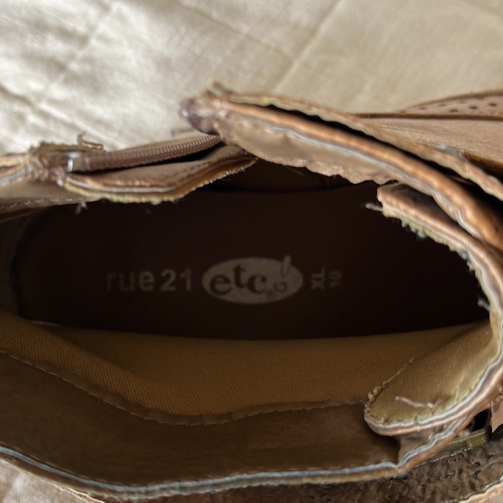 Rue 21 Buckle Strap Detailed Booties Size 10, fit like a 9 - Picture 9 of 13